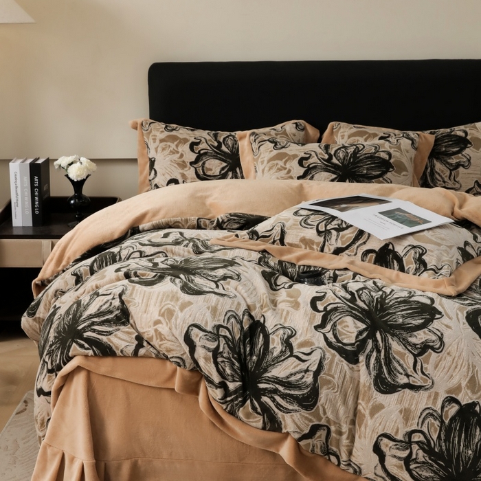 91家纺网 家纺一手货源 找家纺 三悦四季 2025新款冬季雕花牛奶绒加厚保暖四件套复古风轻奢烂花床单被套床上用品 优雅花卉-黑棕