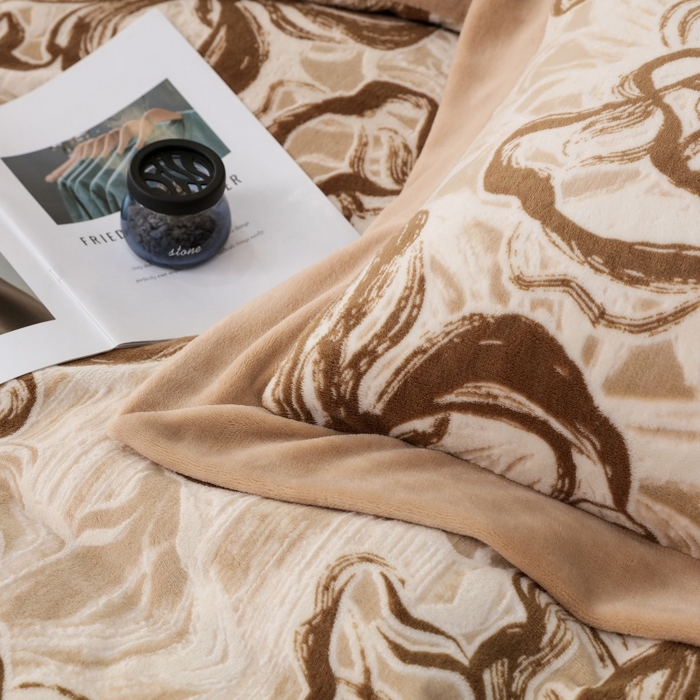 91家纺网 家纺一手货源 找家纺 三悦四季 2025新款冬季雕花牛奶绒加厚保暖四件套复古风轻奢烂花床单被套床上用品 优雅花卉-浅咖