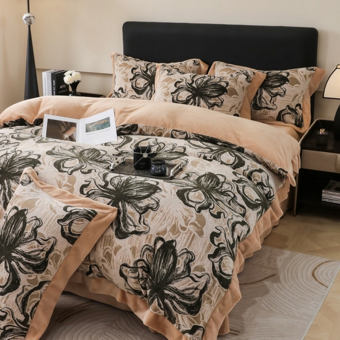 91家纺网 家纺一手货源 找家纺 三悦四季 2025新款冬季雕花牛奶绒加厚保暖四件套复古风轻奢烂花床单被套床上用品 优雅花卉-黑棕