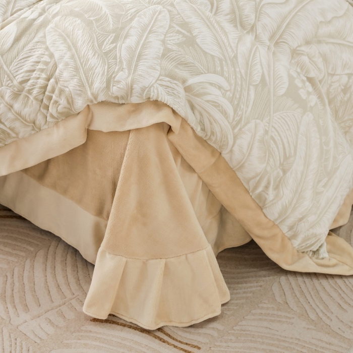 91家纺网 家纺一手货源 找家纺 三悦四季 2025新款冬季雕花牛奶绒加厚保暖四件套复古风轻奢烂花床单被套床上用品 一叶倾城-浅咖