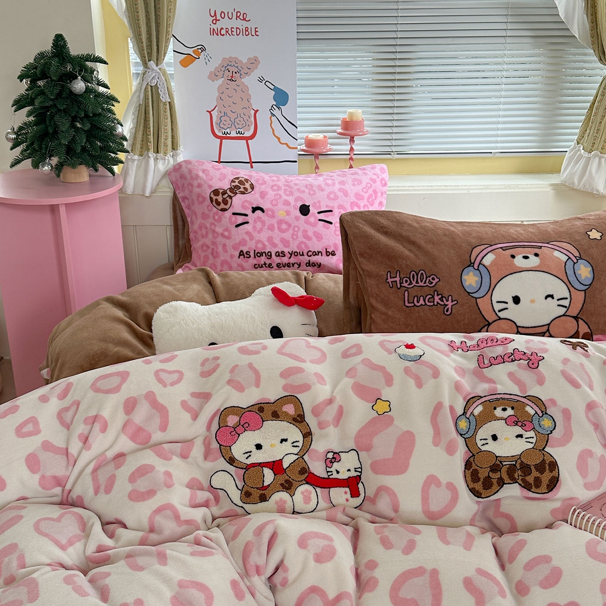 91家纺网 家纺一手货源 找家纺 柚子YOUTH 2025新款加厚牛奶绒卡通毛巾绣四件套-卡通三小只 卡通三小只-蝴蝶结KT