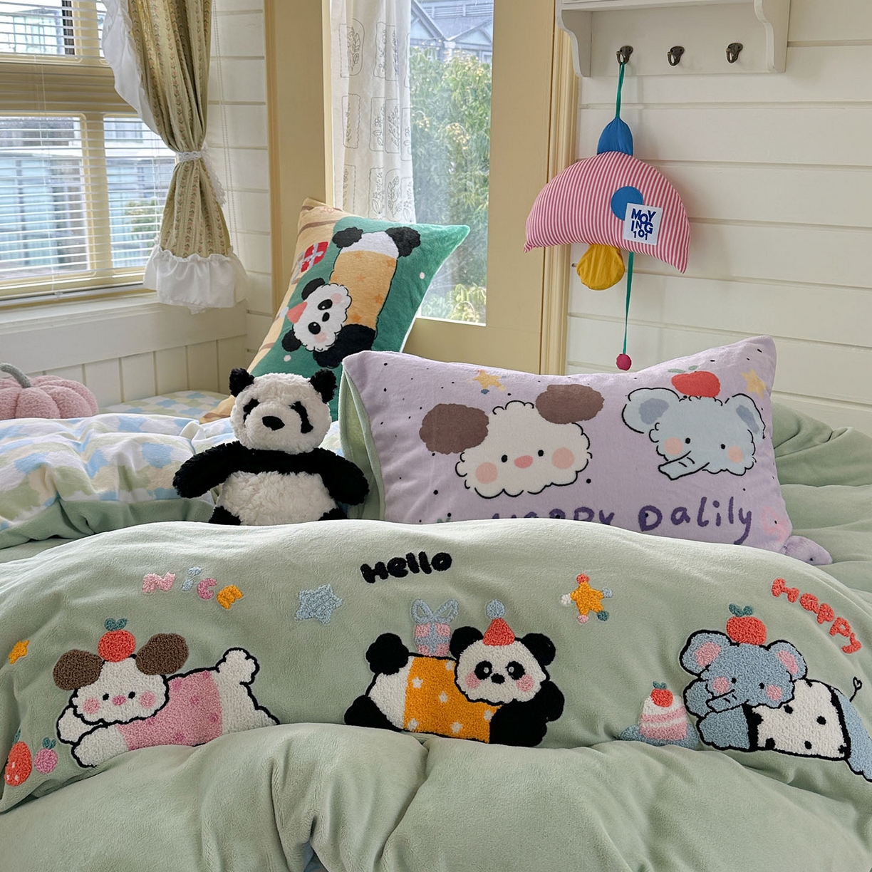 91家纺网 家纺一手货源 找家纺 柚子YOUTH 2025新款加厚牛奶绒卡通毛巾绣四件套-卡通三小只 卡通三小只-快乐动物园