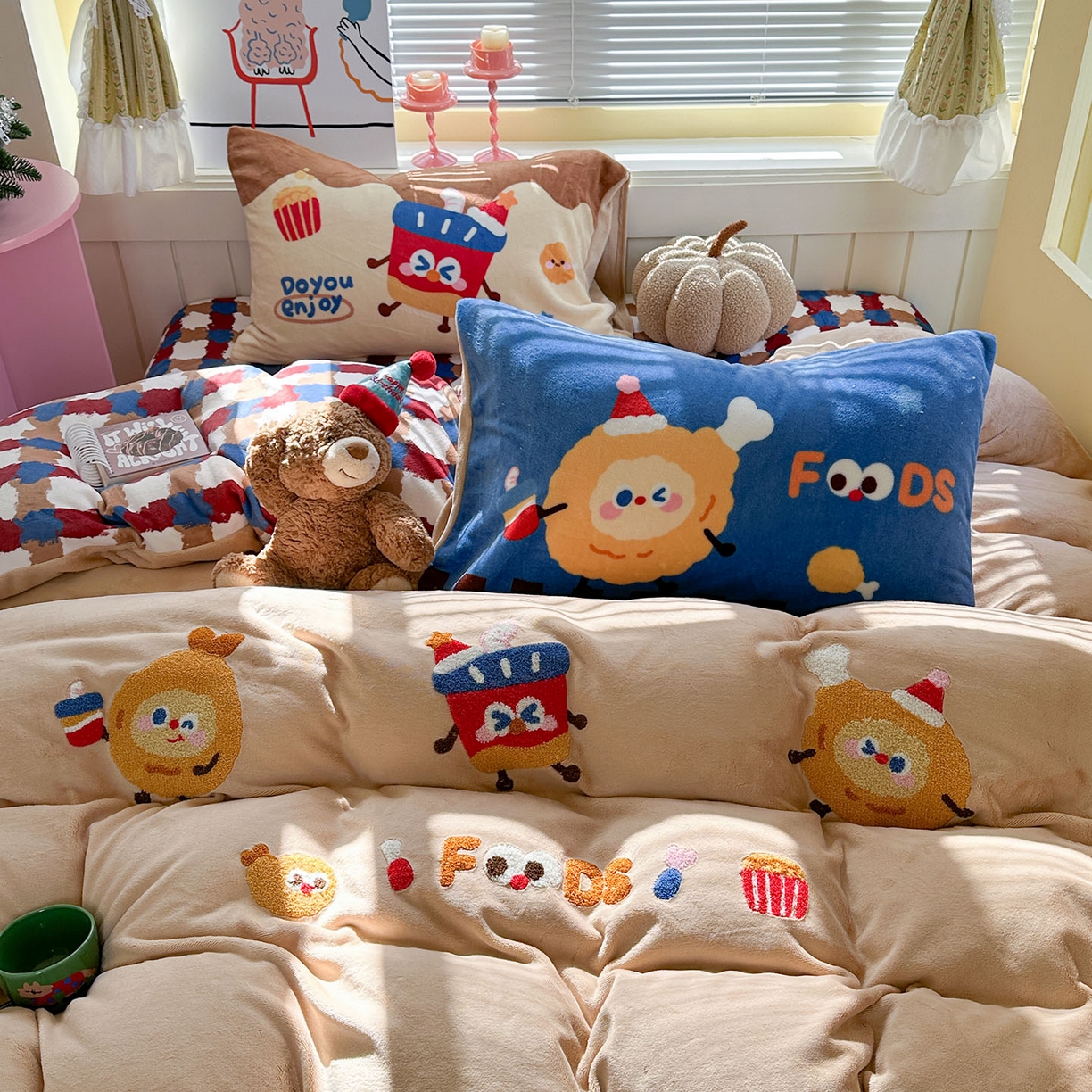 91家纺网 家纺一手货源 找家纺 柚子YOUTH 2025新款加厚牛奶绒卡通毛巾绣四件套-卡通三小只 卡通三小只-能量套餐