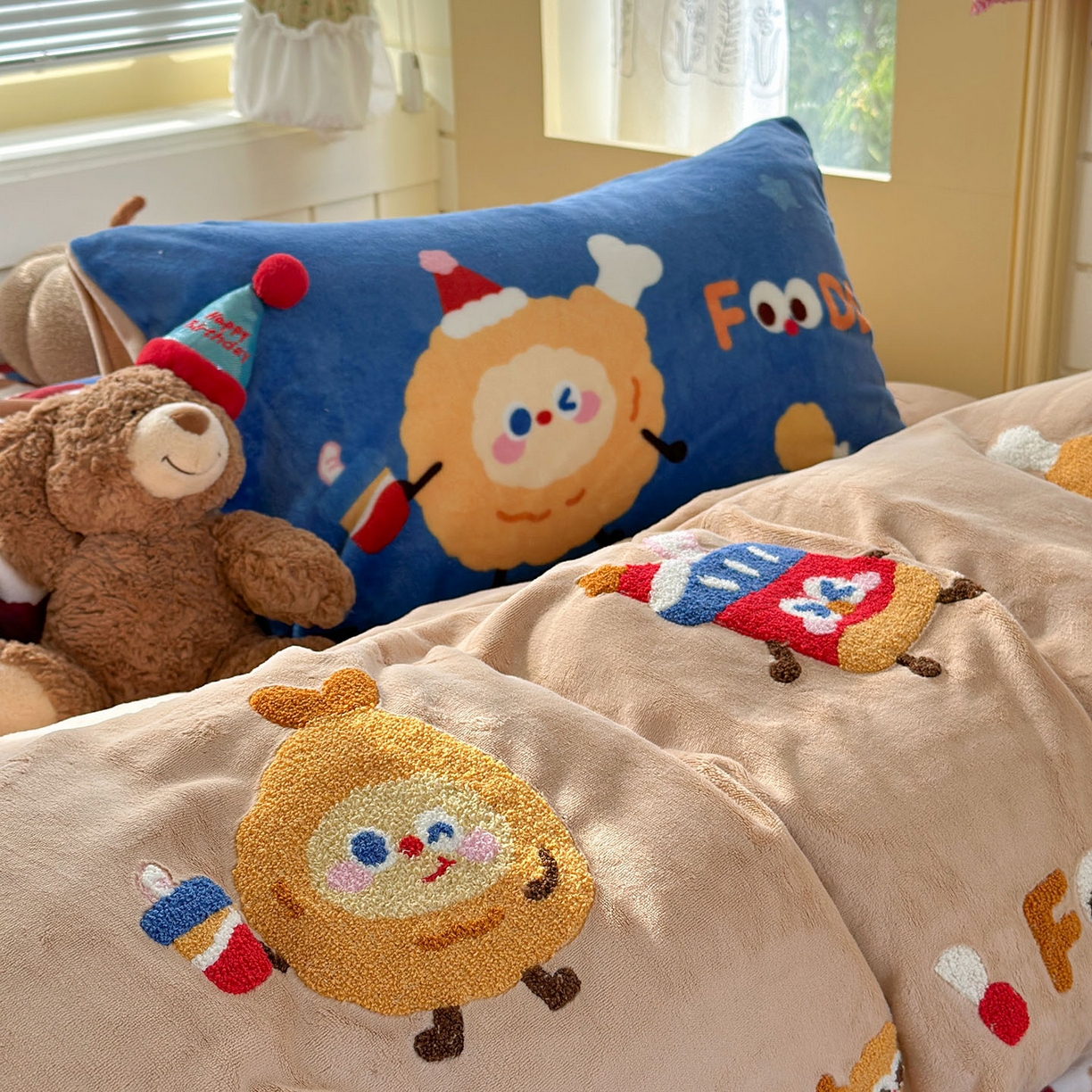 91家纺网 家纺一手货源 找家纺 柚子YOUTH 2025新款加厚牛奶绒卡通毛巾绣四件套-卡通三小只 卡通三小只-能量套餐