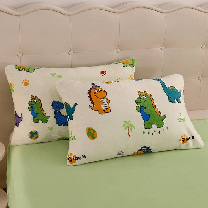 91家纺网 家纺一手货源 找家纺 三悦四季 2025新款A类牛奶绒印花四件套 萌龙大冒险