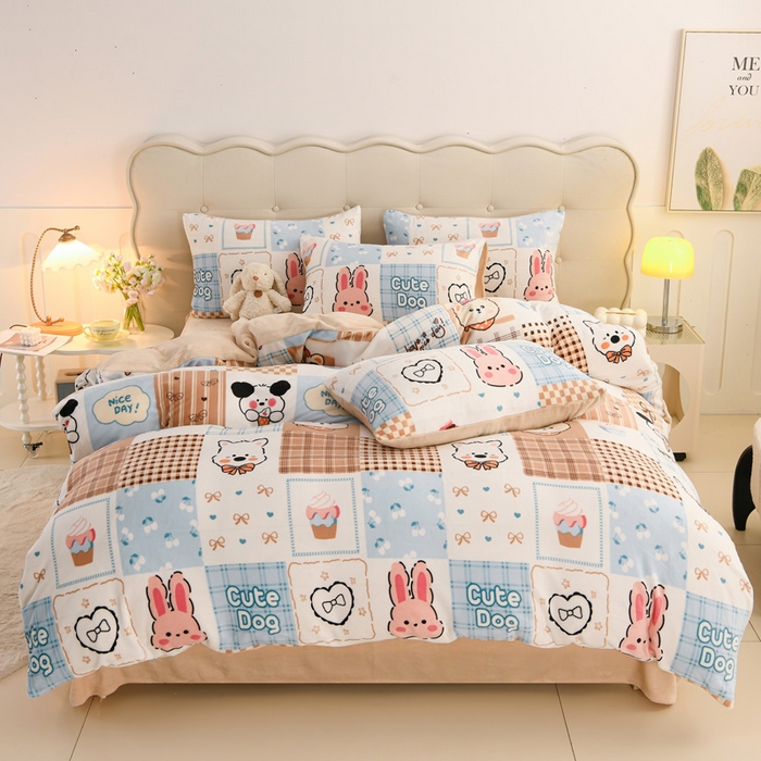 91家纺网 家纺一手货源 找家纺 三悦四季 2025新款A类牛奶绒印花四件套 萌宠小窝