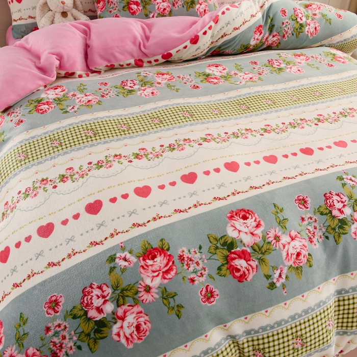 91家纺网 家纺一手货源 找家纺 三悦四季 2025新款A类牛奶绒印花四件套 田园花海