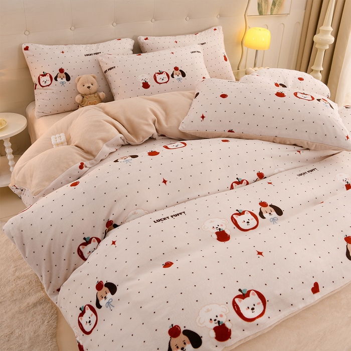 91家纺网 家纺一手货源 找家纺 三悦四季 2025新款A类牛奶绒印花四件套 点点萌园