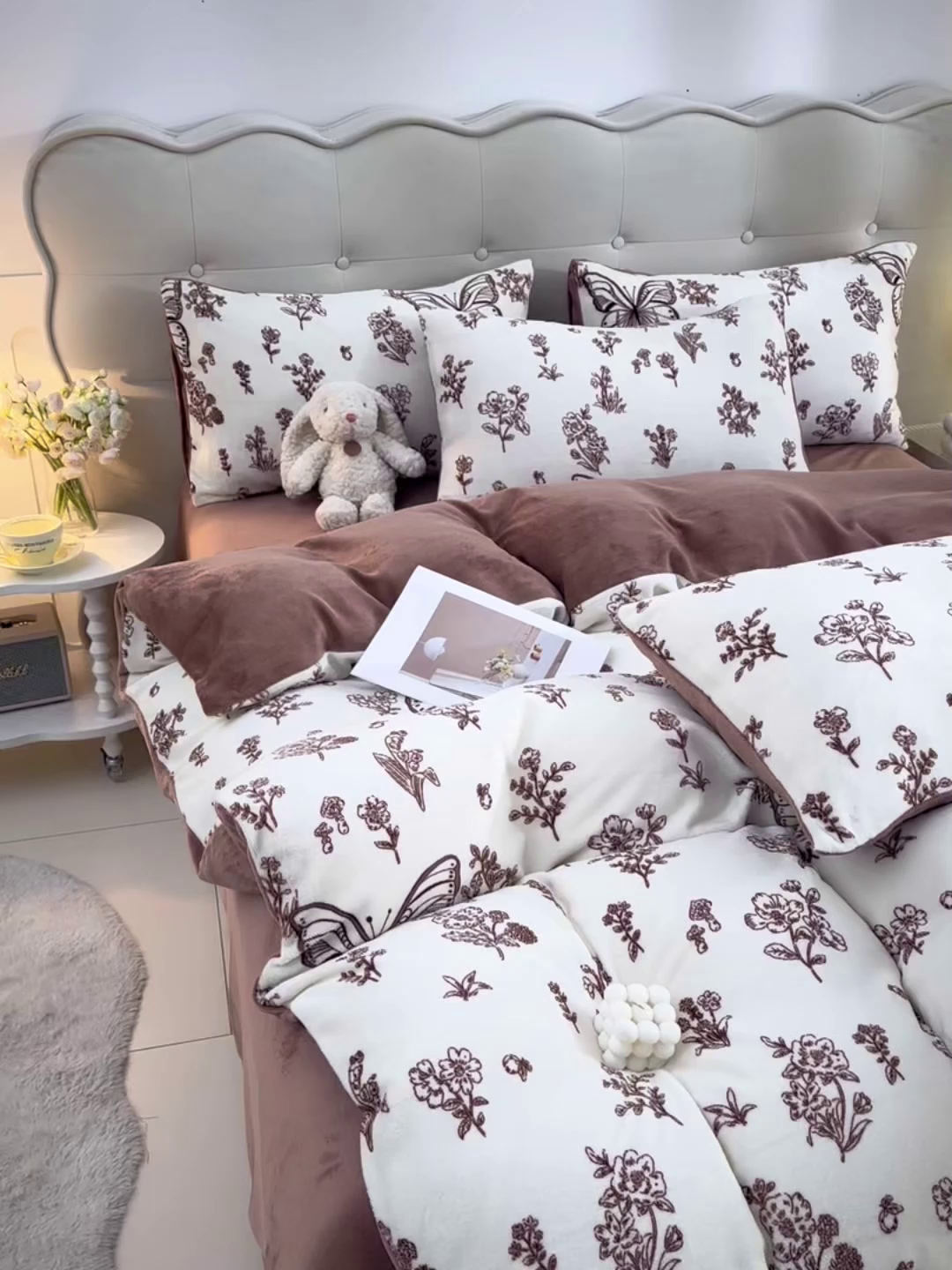 91家纺网 家纺一手货源 找家纺 三悦四季 2025新款A类牛奶绒印花四件套 碎花蝶语