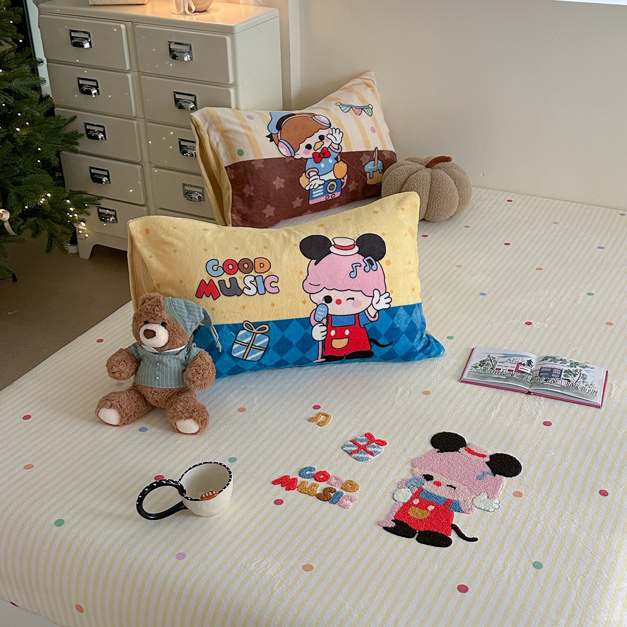 91家纺网 家纺一手货源 找家纺 柚子YOUTH 2025新款加厚牛奶绒卡通毛巾绣床笠三件套 歌唱家