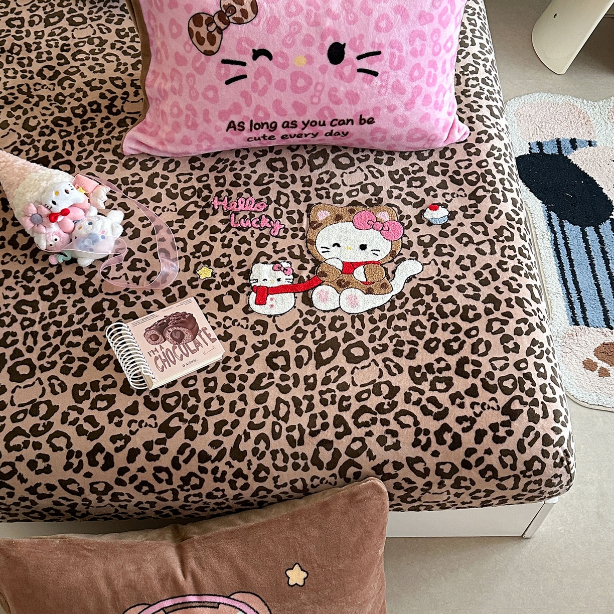 91家纺网 家纺一手货源 找家纺 柚子YOUTH 2025新款加厚牛奶绒卡通毛巾绣床笠三件套 蝴蝶结KT