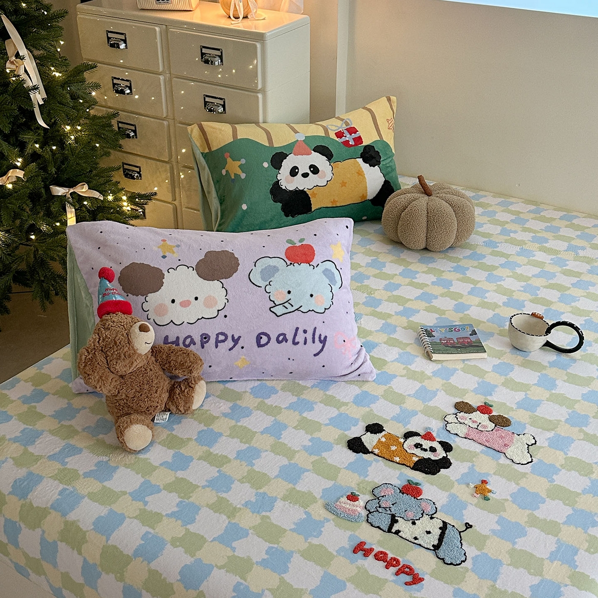 91家纺网 家纺一手货源 找家纺 柚子YOUTH 2025新款加厚牛奶绒卡通毛巾绣床笠三件套 快乐动物园