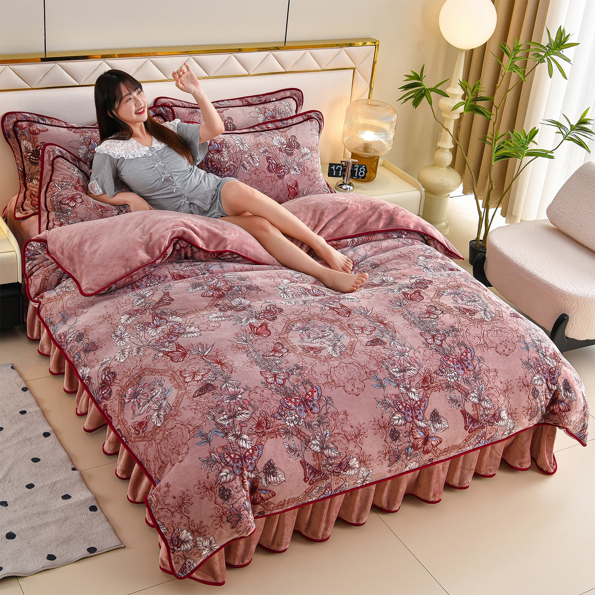 91家纺网 家纺一手货源 找家纺 赫本 2025新品8斤爆品牛奶绒四件套床裙款金雕绒法莱绒四套件 蝶恋花