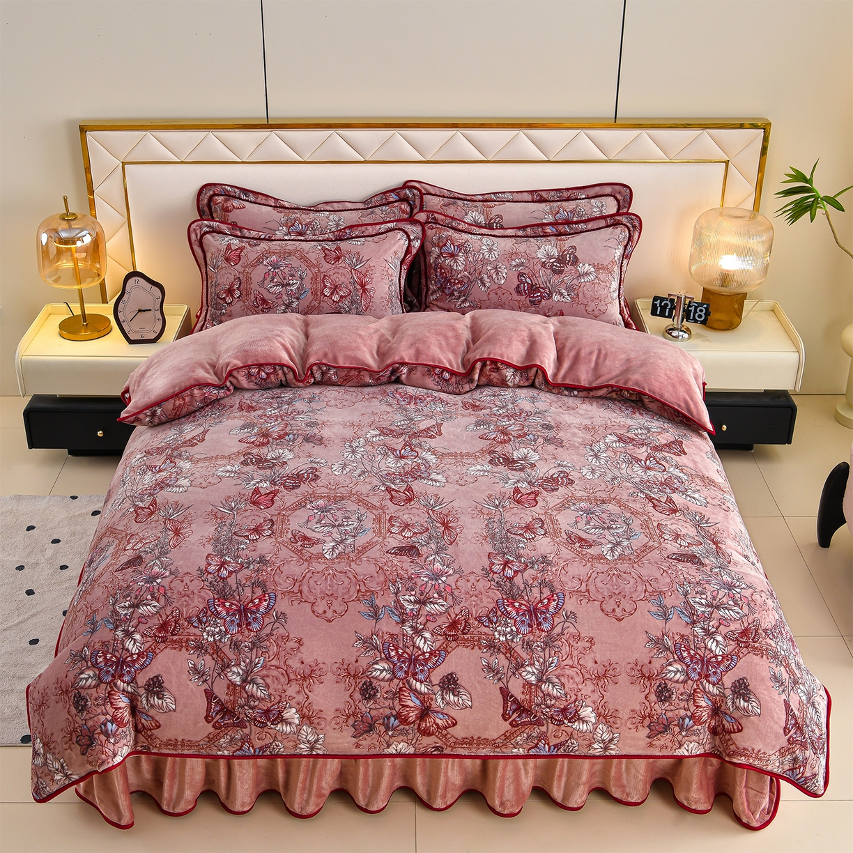 91家纺网 家纺一手货源 找家纺 赫本 2025新品8斤爆品牛奶绒四件套床裙款金雕绒法莱绒四套件 蝶恋花