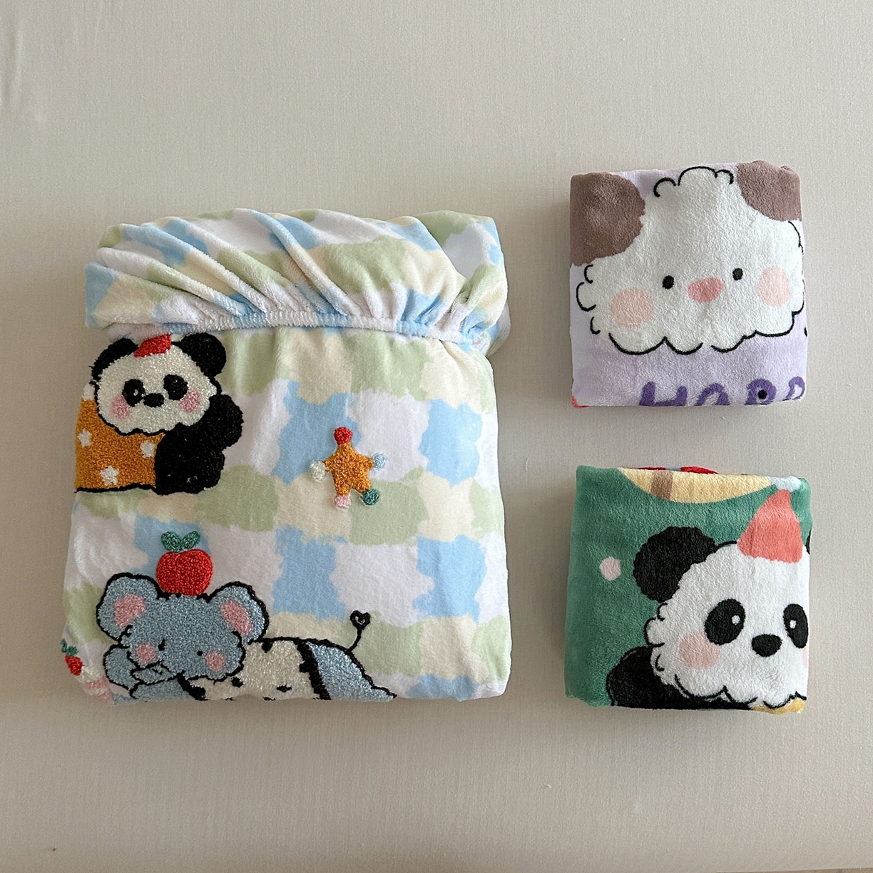 91家纺网 家纺一手货源 找家纺 柚子YOUTH 2025新款加厚牛奶绒卡通毛巾绣床笠三件套 快乐动物园