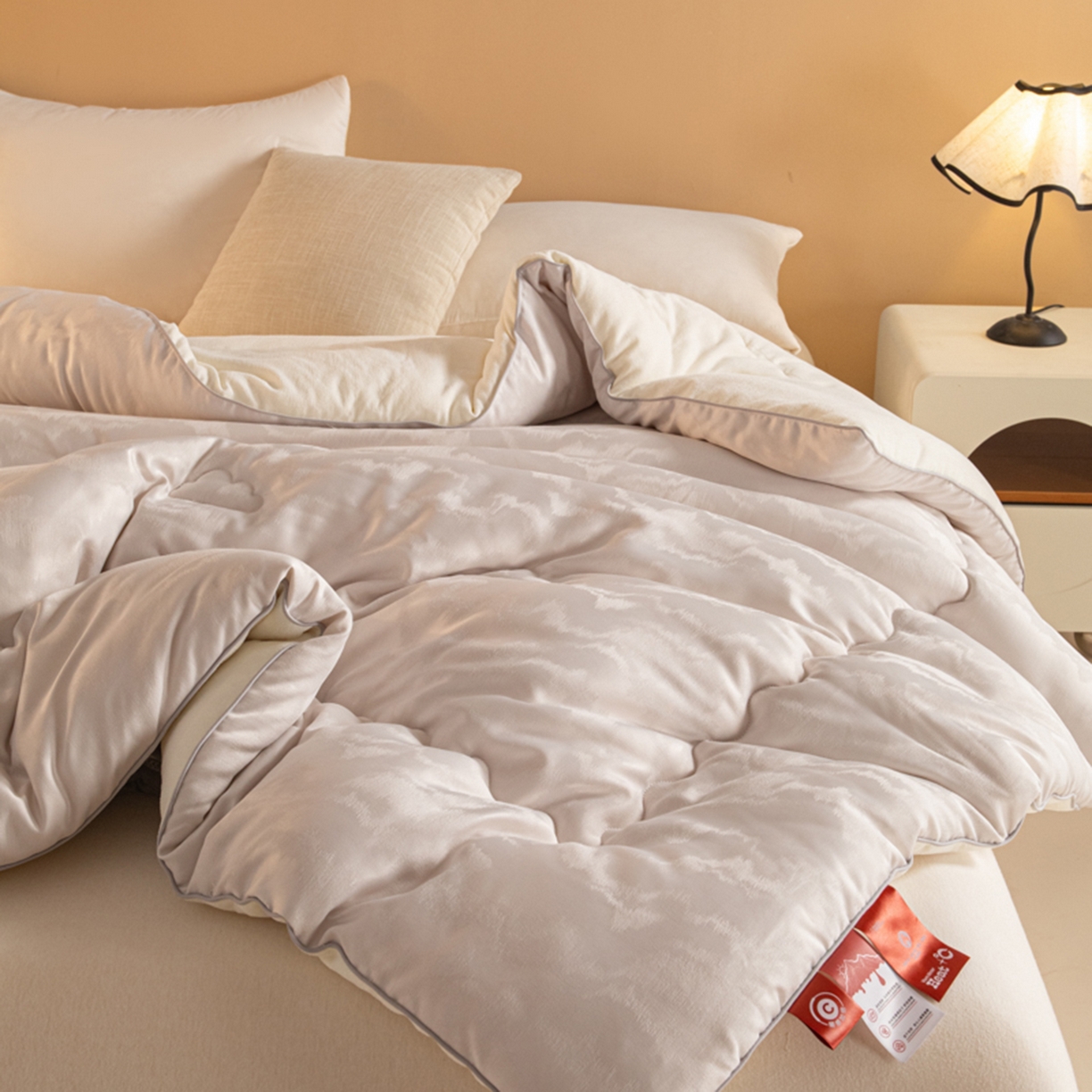 91家纺网 家纺一手货源 找家纺 爱彼家纺 2025新款火山岩A类提花自发热抗菌被冬被-春秋被学生被子-系列二 火山岩-银珀川