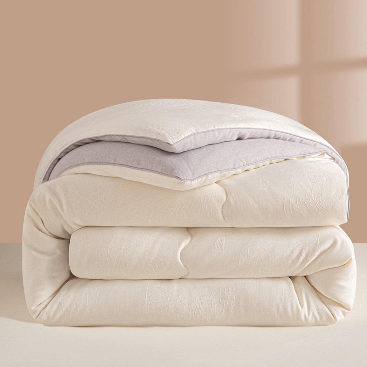 91家纺网 家纺一手货源 找家纺 爱彼家纺 2025新款火山岩A类提花自发热抗菌被冬被-春秋被学生被子-系列二 火山岩-玫瑰白