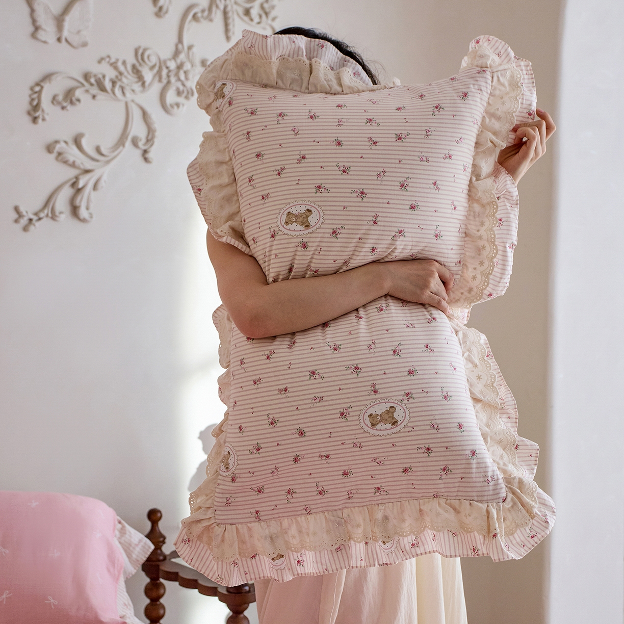 91家纺网 家纺一手货源 找家纺 清雅福 2025春夏新品全棉13372法式双层花边系列四件套 萌熊乐园