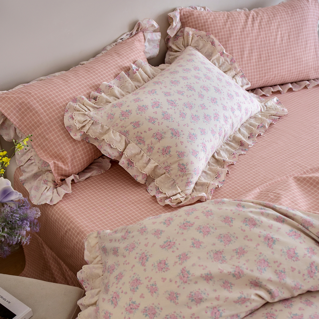 91家纺网 家纺一手货源 找家纺 清雅福 2025春夏新品全棉13372法式双层花边系列四件套 柔情花梦粉