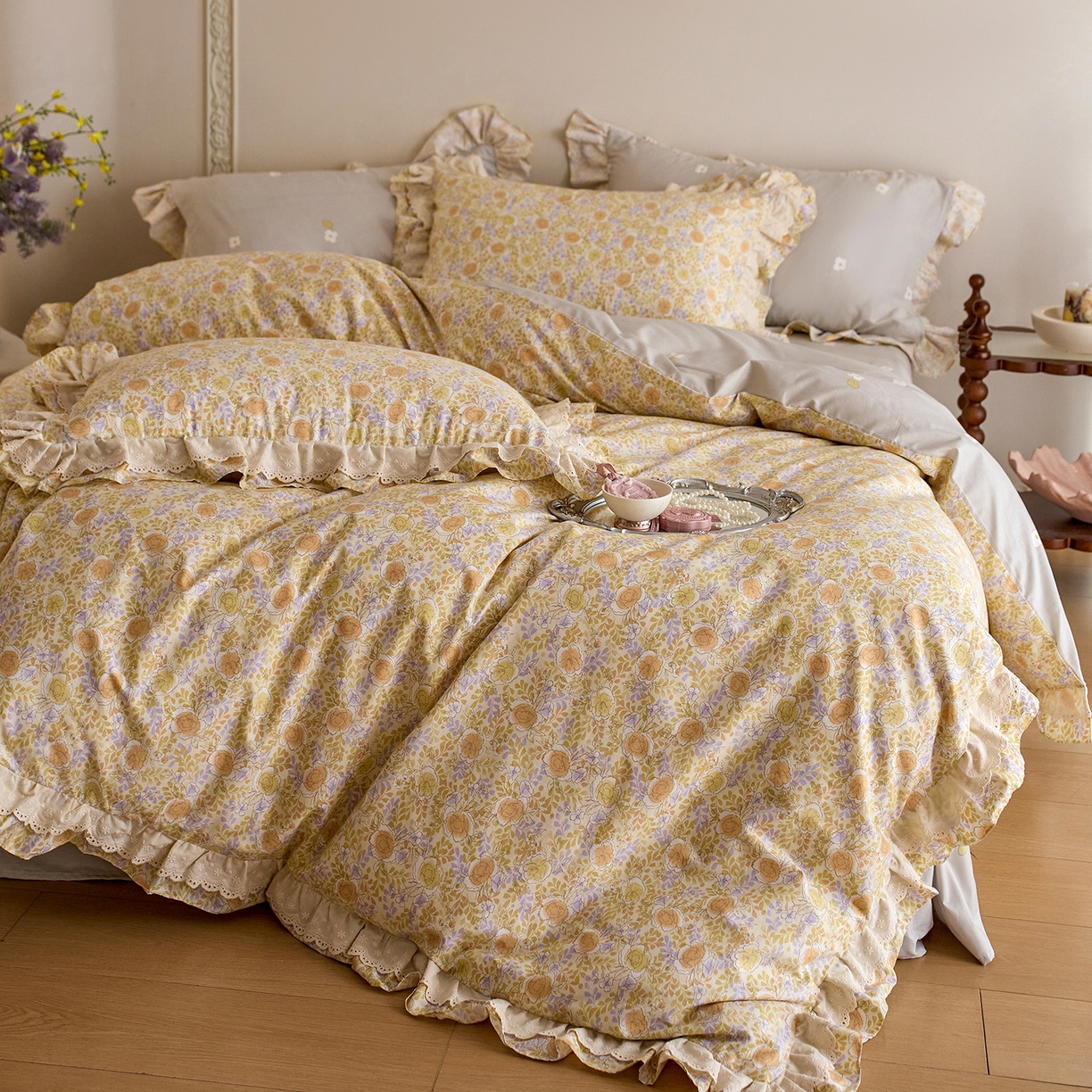 91家纺网 家纺一手货源 找家纺 清雅福 2025春夏新品全棉13372法式双层花边系列四件套 恋爱未满