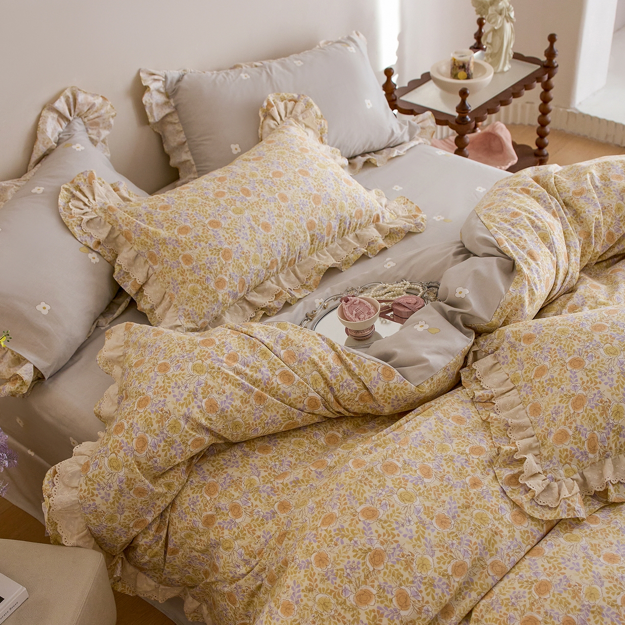 91家纺网 家纺一手货源 找家纺 清雅福 2025春夏新品全棉13372法式双层花边系列四件套 恋爱未满