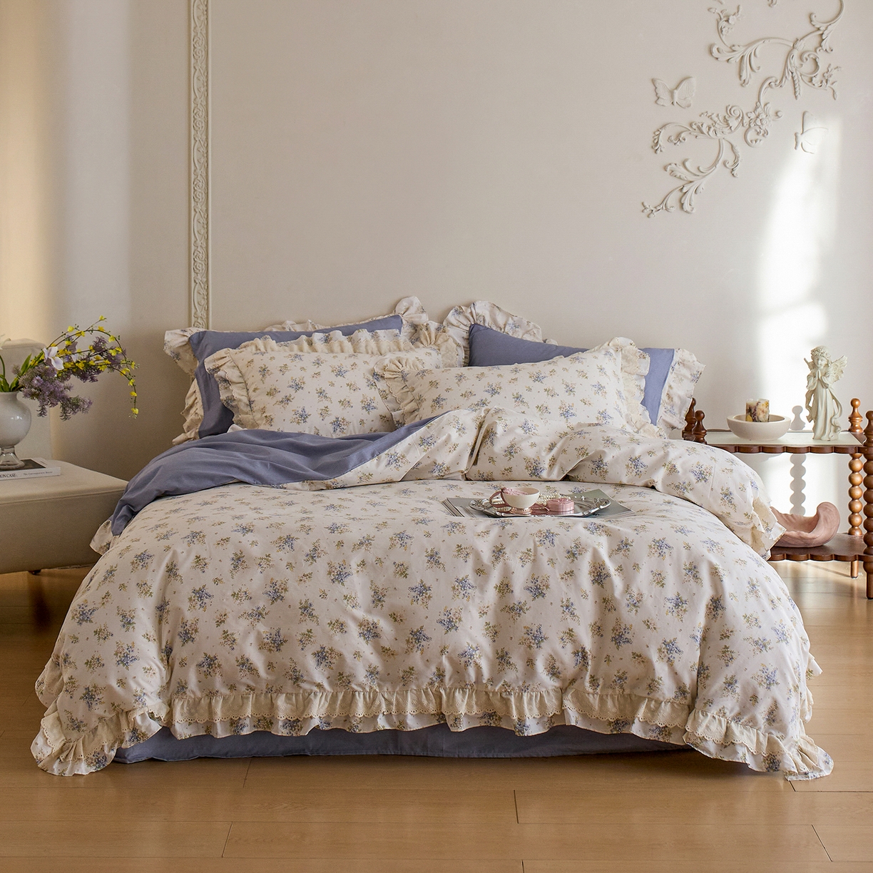 91家纺网 家纺一手货源 找家纺 清雅福 2025春夏新品全棉13372法式双层花边系列四件套 兔兔花园