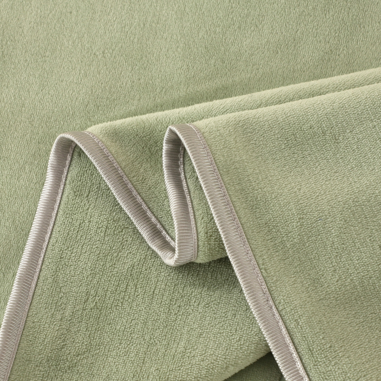 91家纺网 家纺一手货源 找家纺 能好家纺 2025新款牛奶绒刺绣床盖四件套 果绿