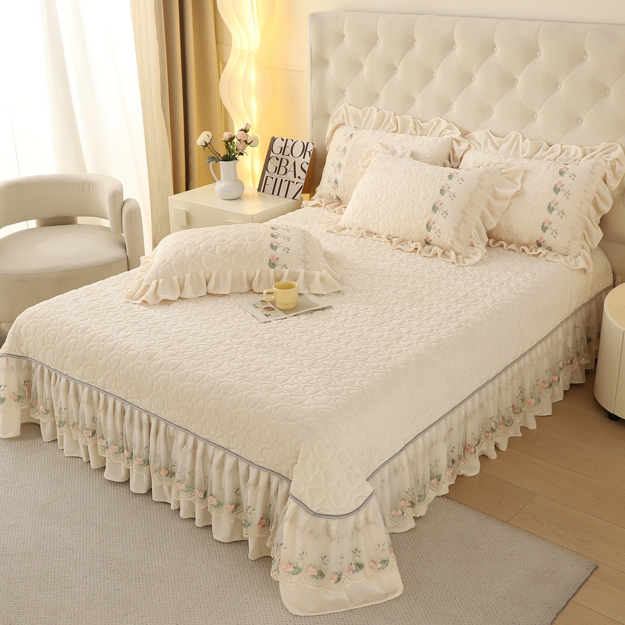 91家纺网 家纺一手货源 找家纺 能好家纺 2025新款牛奶绒刺绣床盖四件套 米白