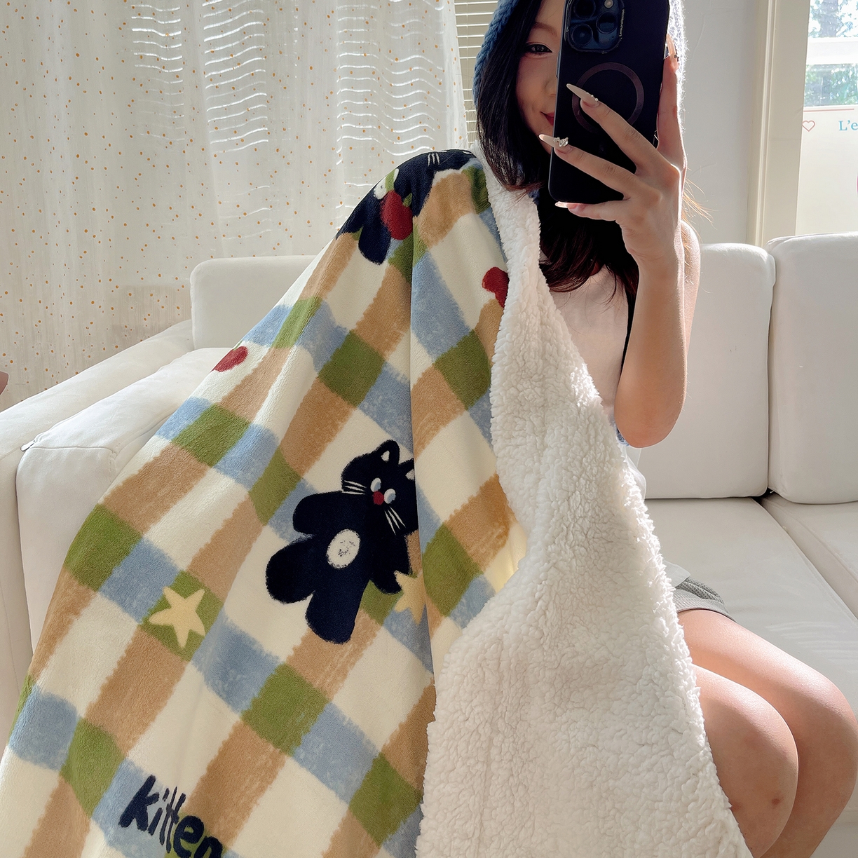91家纺网 家纺一手货源 找家纺 桃子家居 2025新款A类ins小清新少女可爱奶油猫咪卡通加厚牛奶绒羊羔绒毛毯多功能毛毯绒毛毯-MT哈曼苹果猫