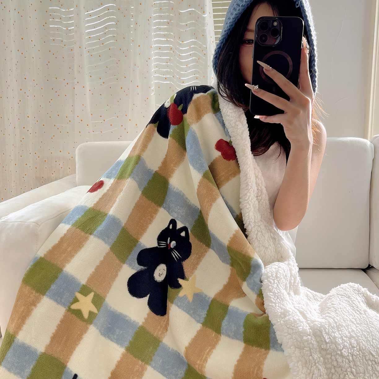 91家纺网 家纺一手货源 找家纺 桃子家居 2025新款A类ins小清新少女可爱奶油猫咪卡通加厚牛奶绒羊羔绒毛毯多功能毛毯绒毛毯-MT哈曼苹果猫