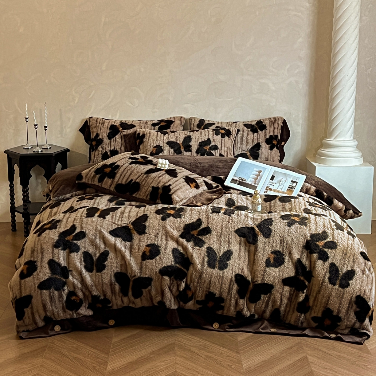 晚爱家居  2025新款纽扣款兔毛绒美拉德轻奢风高克重皮草兔绒四件套系列 纽扣-黑蝴蝶