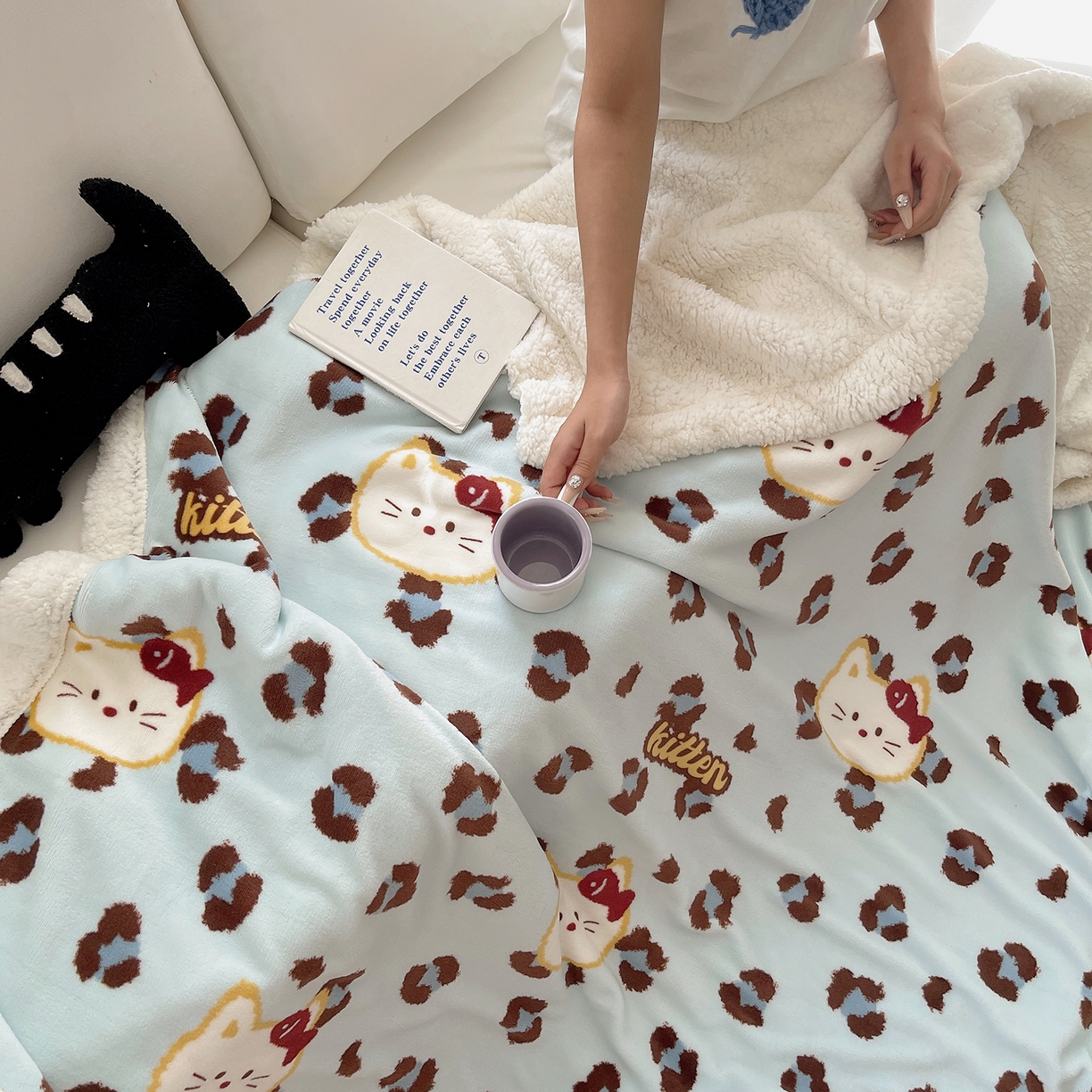 91家纺网 家纺一手货源 找家纺 桃子家居 2025新款A类ins小清新少女可爱奶油猫咪卡通加厚牛奶绒羊羔绒毛毯多功能毛毯绒毛毯-MT蓝豹纹喵