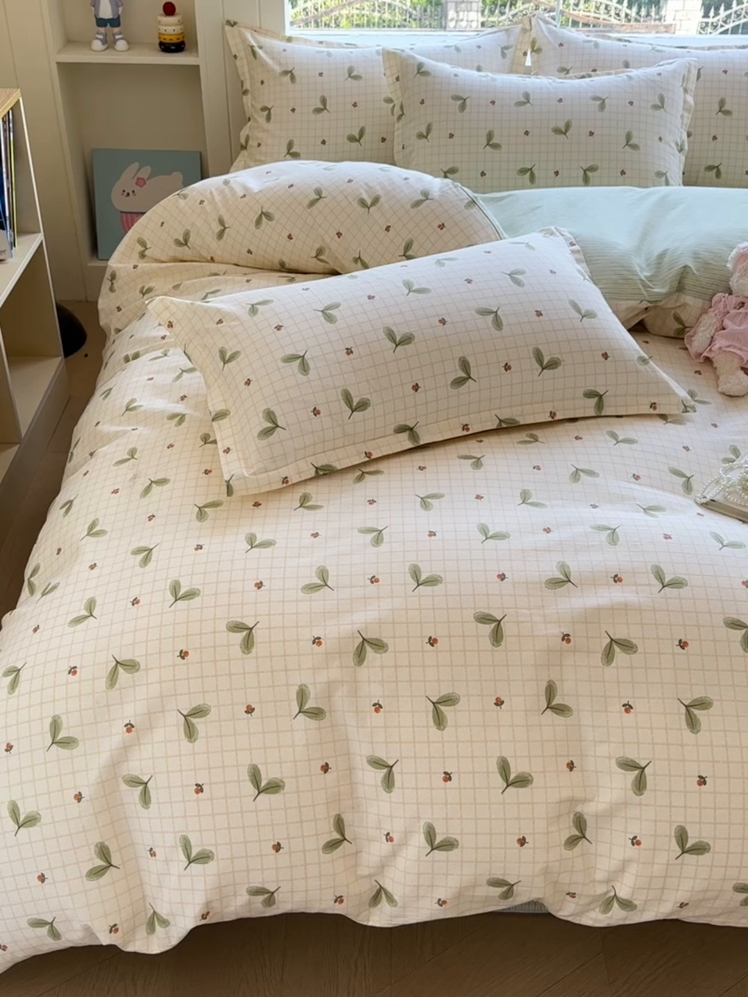 91家纺网 家纺一手货源 找家纺 鑫宇 2025新款全棉纯棉13372小清新印花四件套 春芽小月