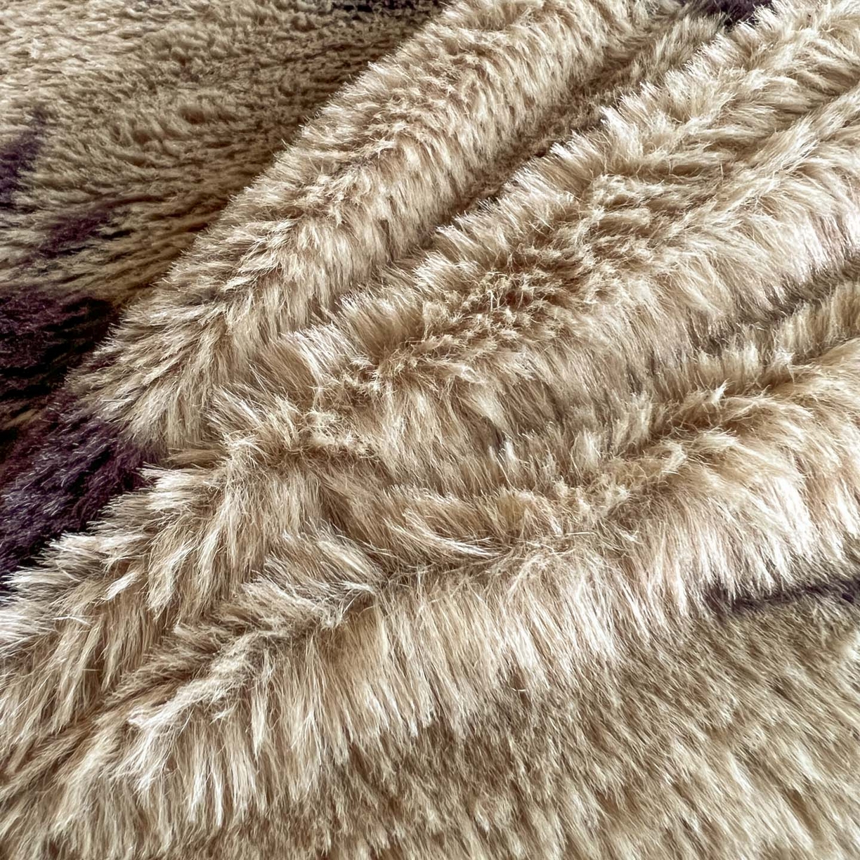 91家纺网 家纺一手货源 找家纺 晚爱家居  2025新款纽扣款兔毛绒美拉德轻奢风高克重皮草兔绒四件套系列 纽扣-花韵绿