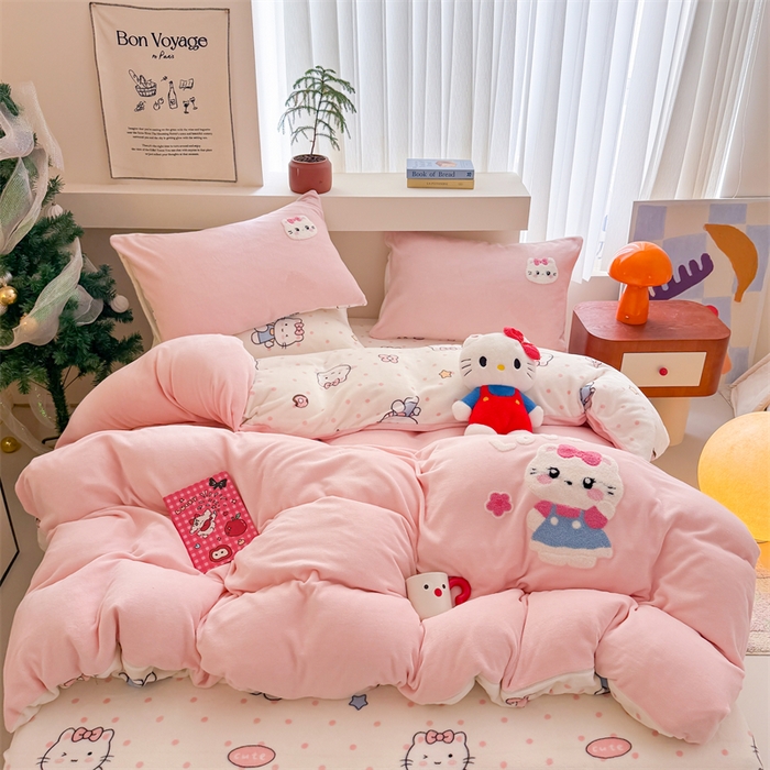 91家纺网 家纺一手货源 找家纺 艾特你 2025新款毛巾绣200克牛奶绒卡通毛巾绣四件套 可爱猫咪