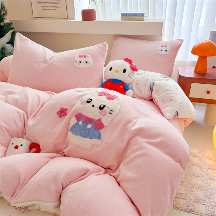 91家纺网 家纺一手货源 找家纺 艾特你 2025新款毛巾绣200克牛奶绒卡通毛巾绣四件套 可爱猫咪