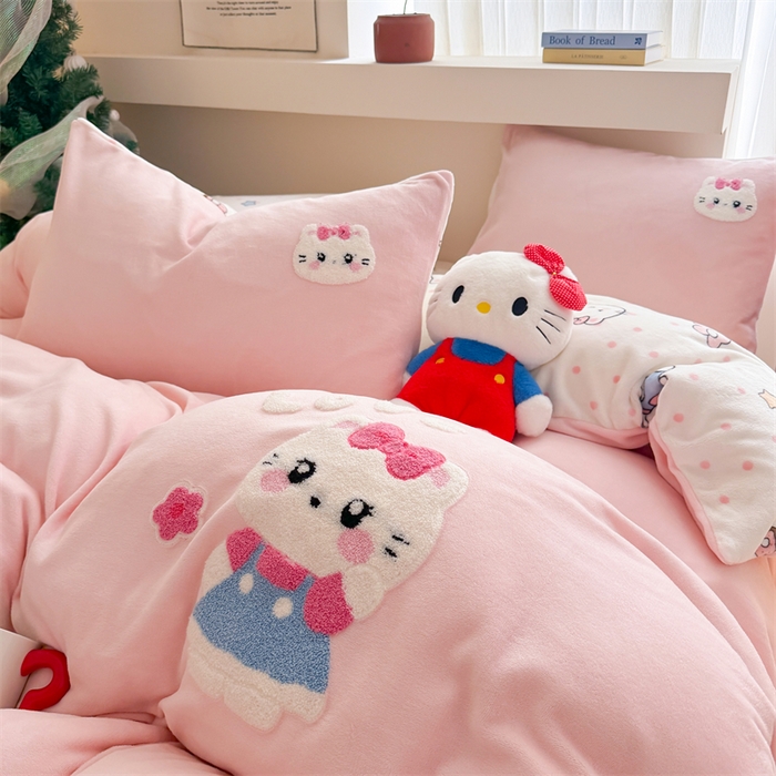 91家纺网 家纺一手货源 找家纺 艾特你 2025新款毛巾绣200克牛奶绒卡通毛巾绣四件套 可爱猫咪