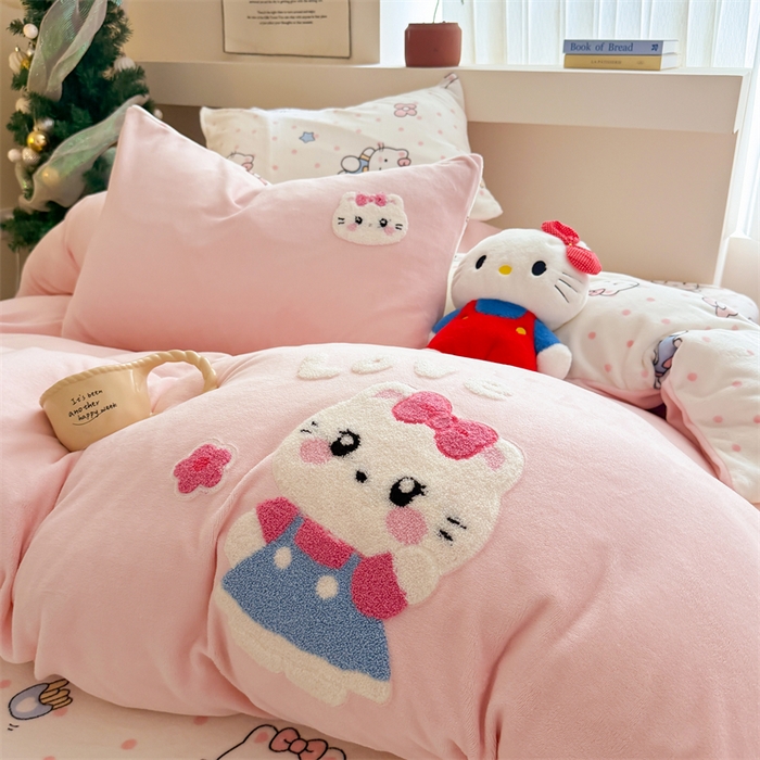 91家纺网 家纺一手货源 找家纺 艾特你 2025新款毛巾绣200克牛奶绒卡通毛巾绣四件套 可爱猫咪