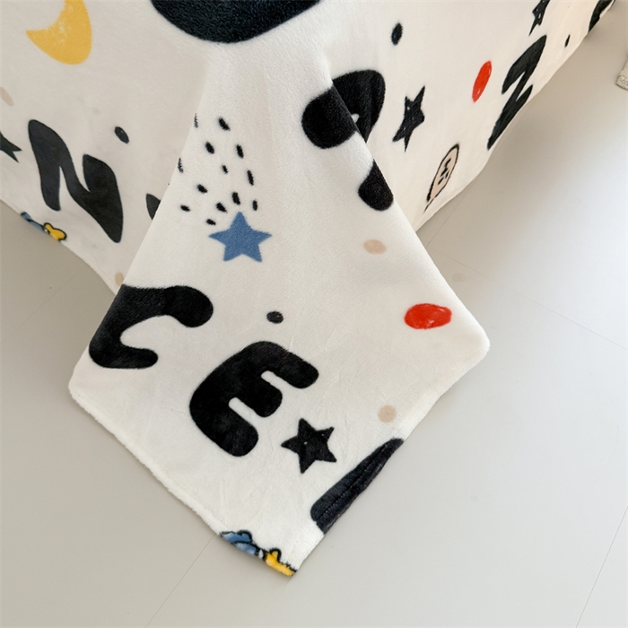 91家纺网 家纺一手货源 找家纺 艾特你 2025新款毛巾绣200克牛奶绒卡通毛巾绣四件套 快乐小狗