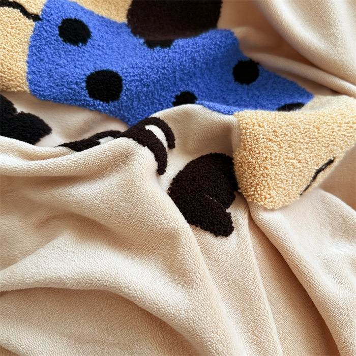 91家纺网 家纺一手货源 找家纺 艾特你 2025新款毛巾绣200克牛奶绒卡通毛巾绣四件套 快乐小狗