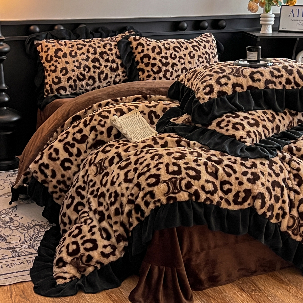 91家纺网 家纺一手货源 找家纺 （总）晚爱家居  2025新款韩版黑色花边美拉德兔毛绒四件套高克重皮草兔绒牛奶绒四件套