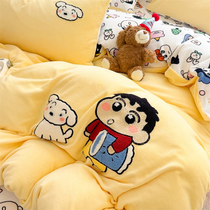 91家纺网 家纺一手货源 找家纺 艾特你 2025新款毛巾绣200克牛奶绒卡通毛巾绣四件套 小新的伙伴-黄