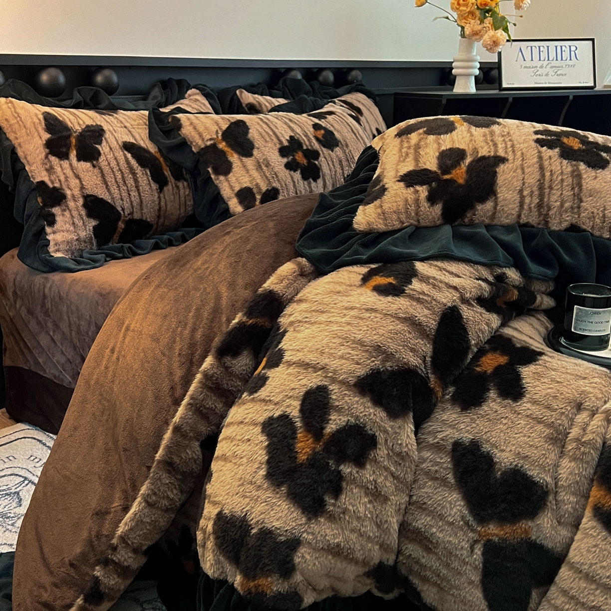 91家纺网 家纺一手货源 找家纺 （总）晚爱家居  2025新款韩版黑色花边美拉德兔毛绒四件套高克重皮草兔绒牛奶绒四件套