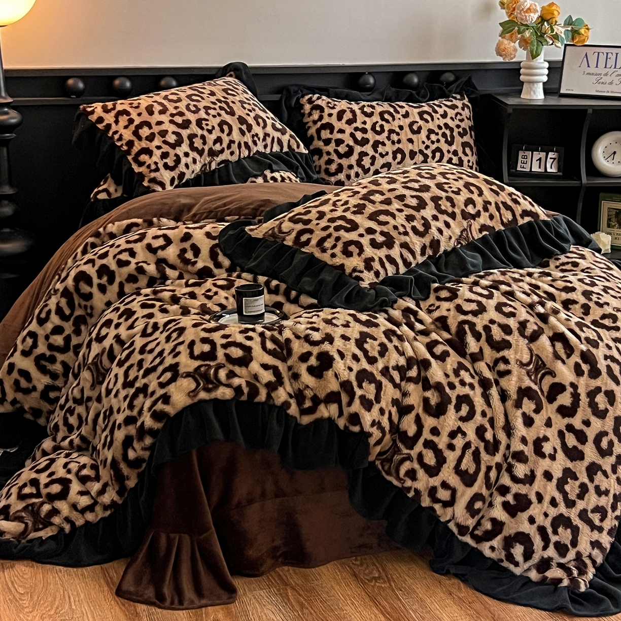 91家纺网 家纺一手货源 找家纺 晚爱家居  2025新款韩版黑色花边美拉德兔毛绒四件套高克重皮草兔绒牛奶绒四件套 黑边-豹纹