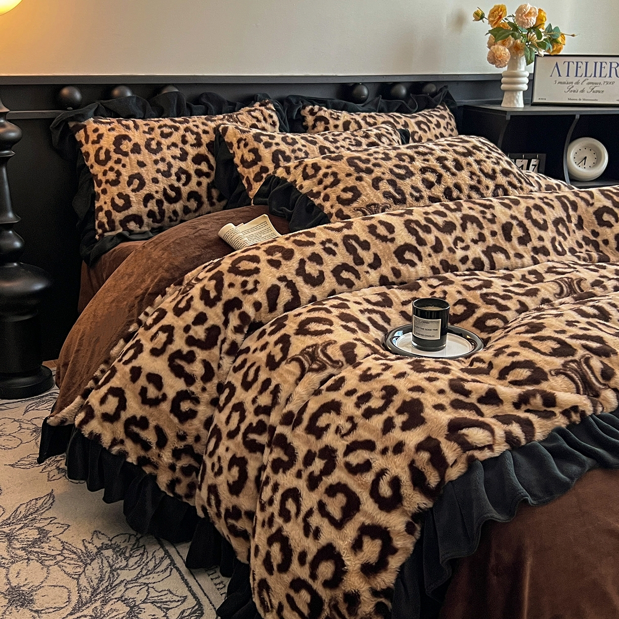 91家纺网 家纺一手货源 找家纺 晚爱家居  2025新款韩版黑色花边美拉德兔毛绒四件套高克重皮草兔绒牛奶绒四件套 黑边-豹纹