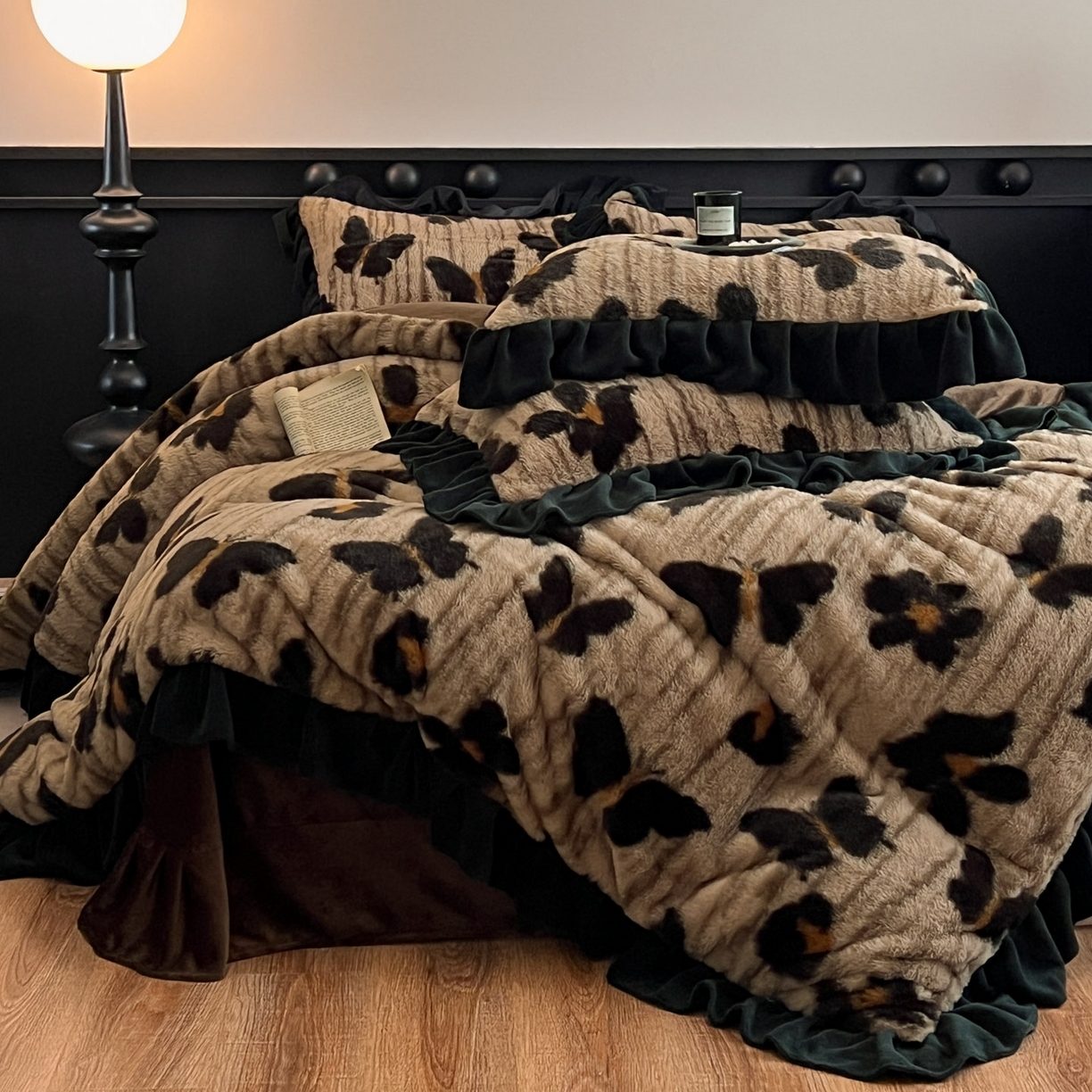 91家纺网 家纺一手货源 找家纺 晚爱家居  2025新款韩版黑色花边美拉德兔毛绒四件套高克重皮草兔绒牛奶绒四件套 黑边-黑蝴蝶