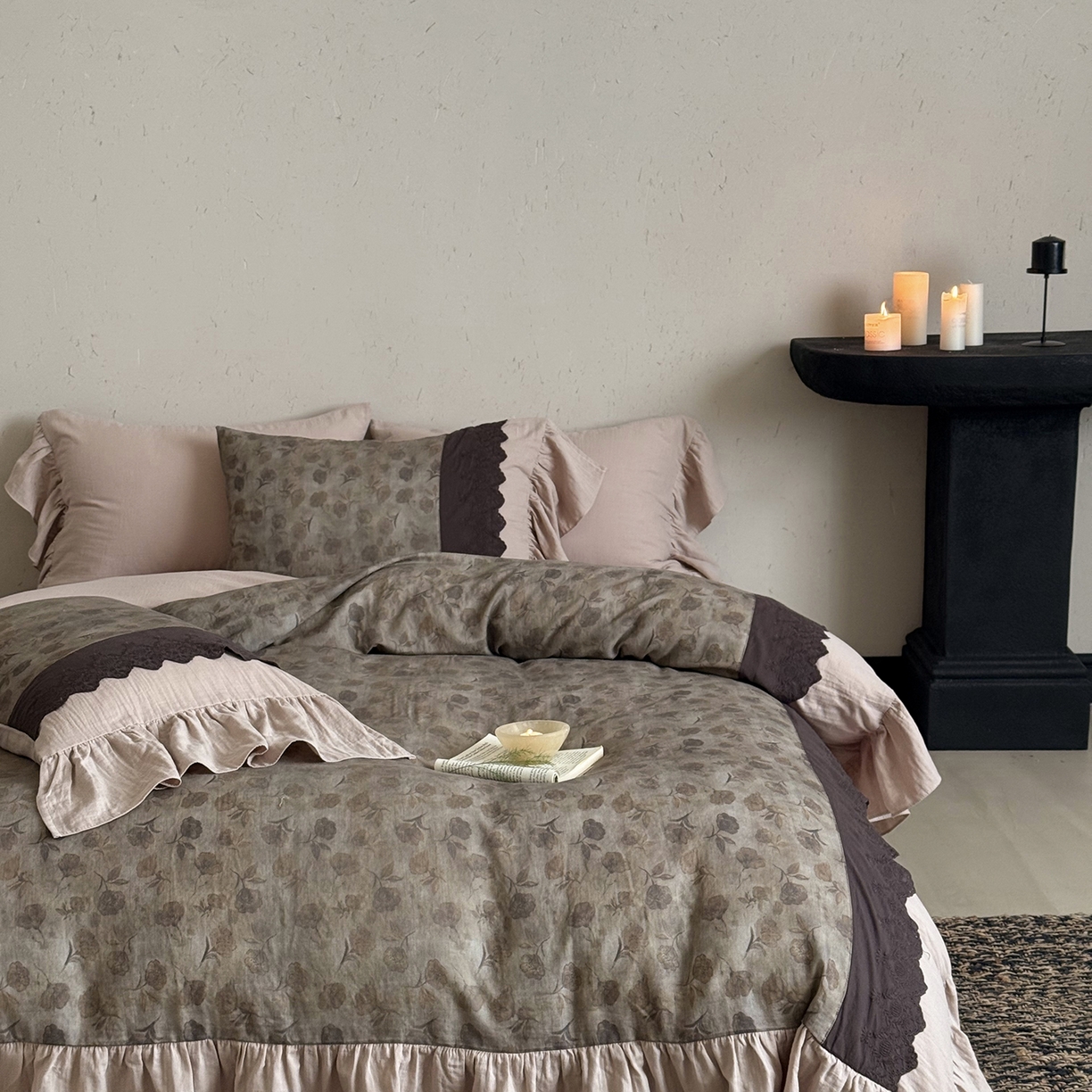 91家纺网 家纺一手货源 找家纺 （总）佳汐蓝家纺 2025秋冬新品双层皱皱纱定制花边+荷叶边四件套--艾莉薇