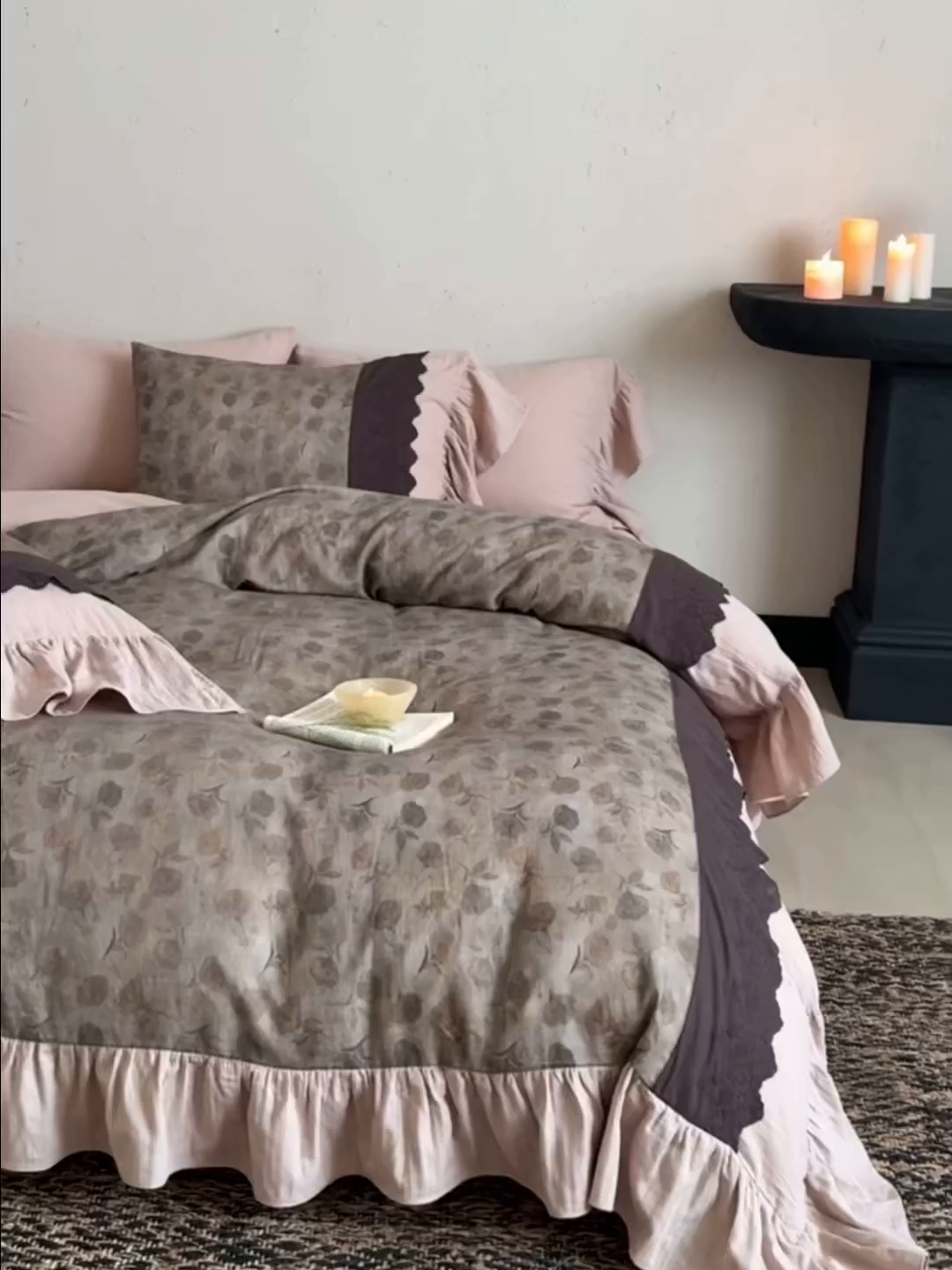 91家纺网 家纺一手货源 找家纺 （总）佳汐蓝家纺 2025秋冬新品双层皱皱纱定制花边+荷叶边四件套--艾莉薇