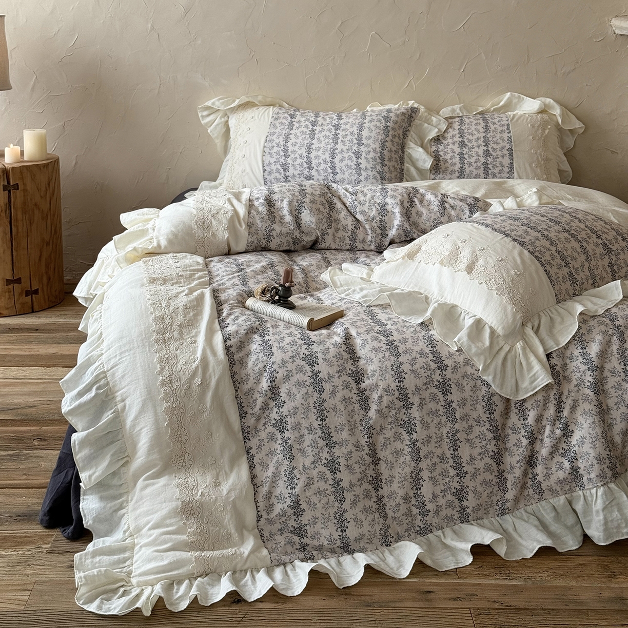 91家纺网 家纺一手货源 找家纺 佳汐蓝家纺 2025秋冬新品双层皱皱纱定制花边+打褶+荷叶边四件套--露丝 露丝-藏蓝色床单