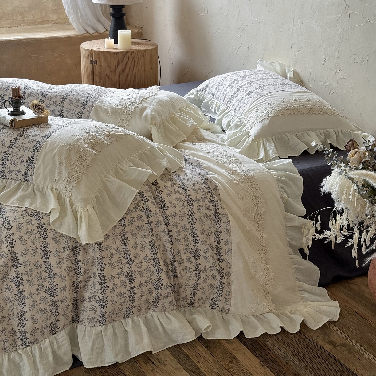 91家纺网 家纺一手货源 找家纺 佳汐蓝家纺 2025秋冬新品双层皱皱纱定制花边+打褶+荷叶边四件套--露丝 露丝-藏蓝色床单